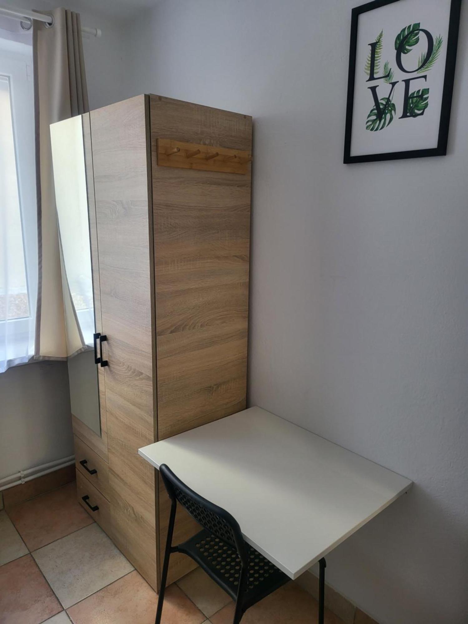 Rooms4rest Popularna - Private For Tourists - Atr Consulting Sp, Z O,o, Nocleg ze śniadaniem Warszawa